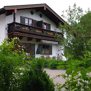 https://ferienwohnung-haus-alpenrebe.com-bavaria.com