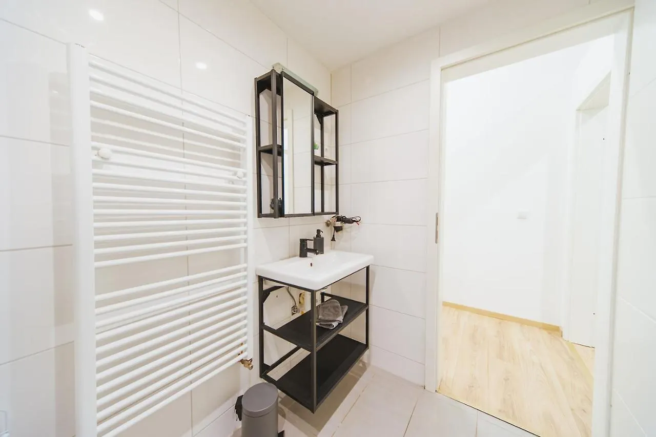 Apartment Central 10A 40Qm Wi-Fi Free Parking Calm Back House Dortmund 0*,  Almanya